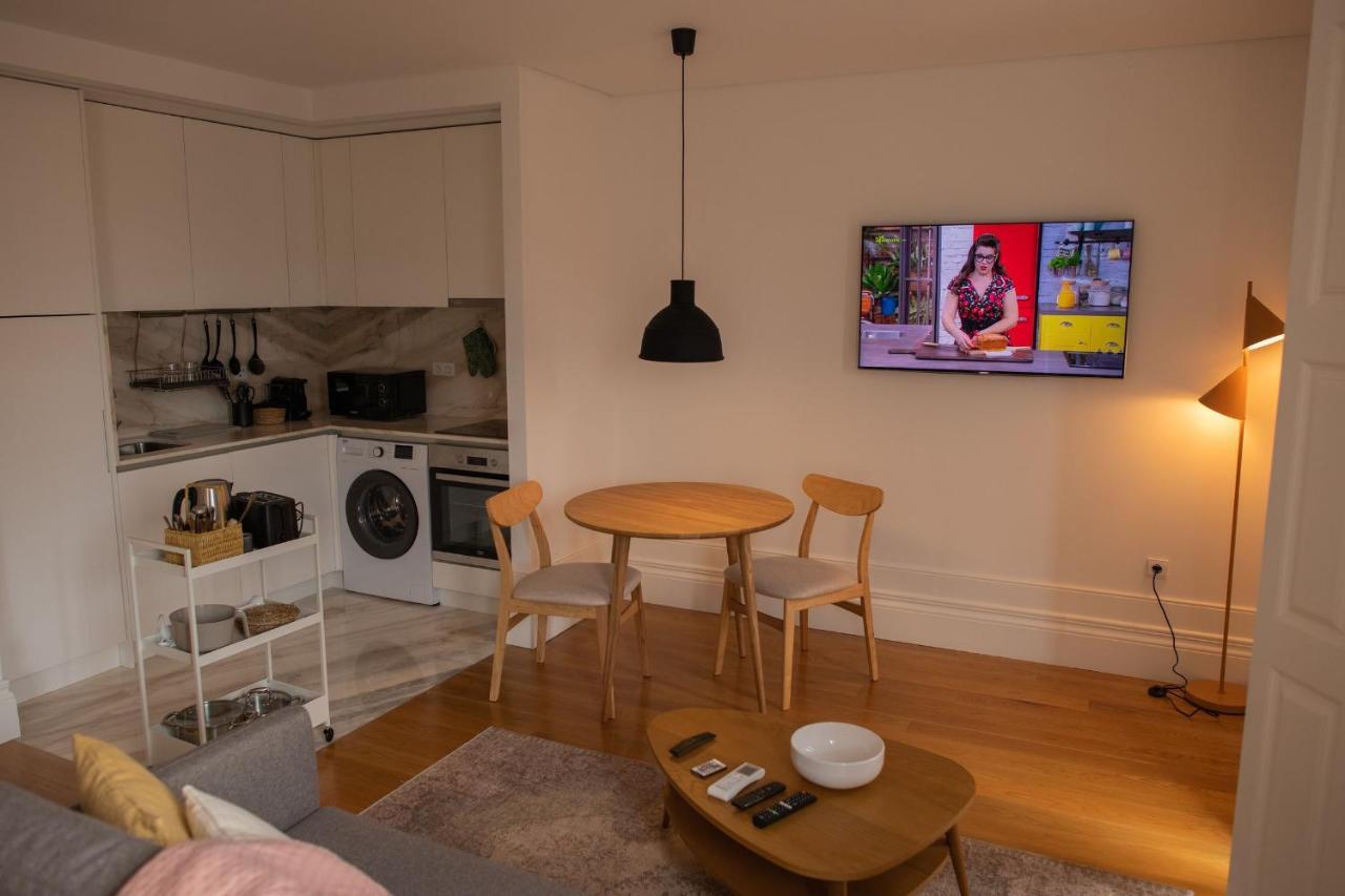 Spacious Studio W/ Balcony & Ac By Lovelystay ปอร์โต ภายนอก รูปภาพ