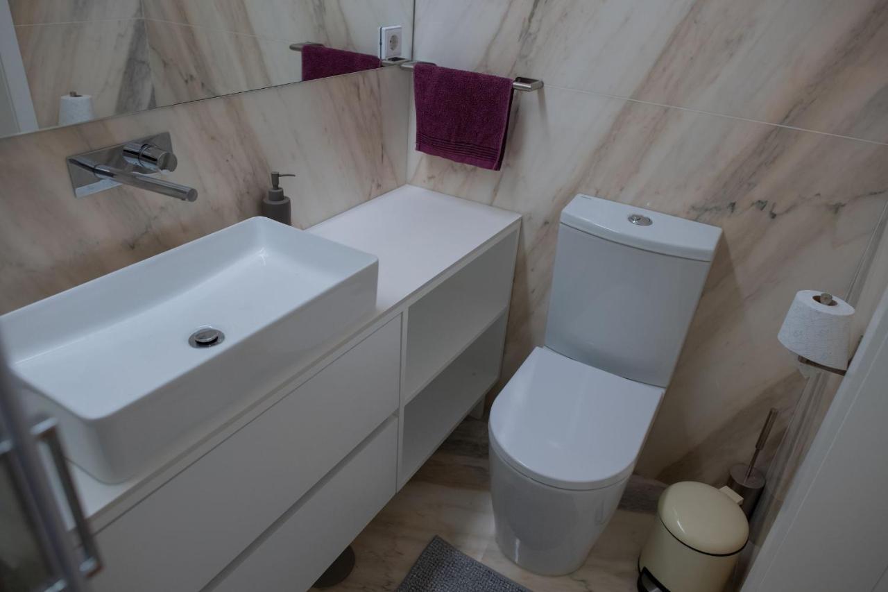 Spacious Studio W/ Balcony & Ac By Lovelystay ปอร์โต ภายนอก รูปภาพ